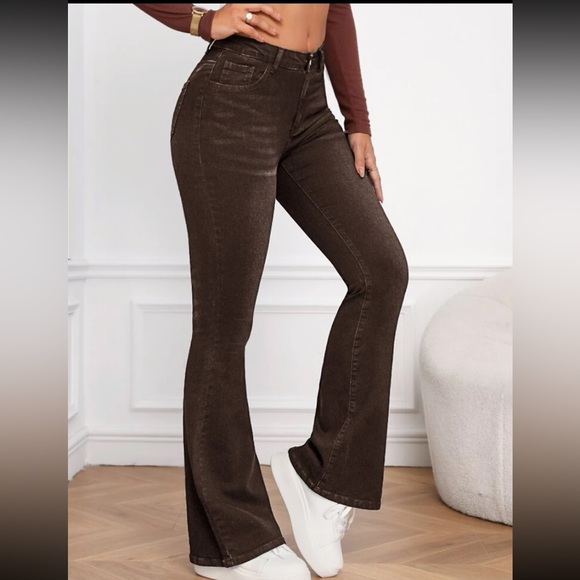 Slant Pocket Bootcut Leg Jeans in coffee brown in a M/ US 6. - Picture 4 of 6